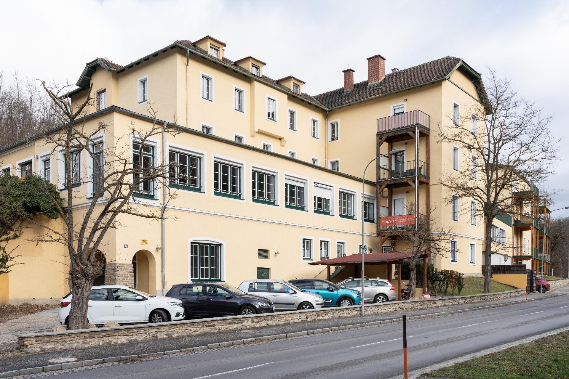 revLIVING Montageluxus Apartments Rosenburg Mold